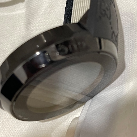 SOLD. Authentic I-GUCCI DIGITAL WATCH - Picture 14 of 15